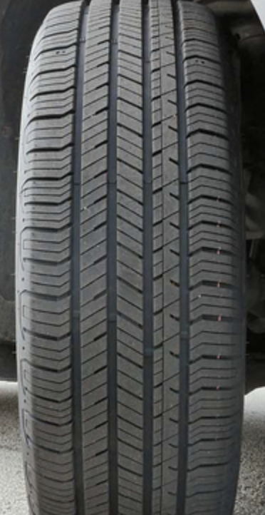 정상 마모 (트레드 깊이 충분)