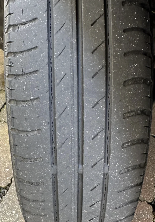 마모 진행 (트레드 얕아짐)